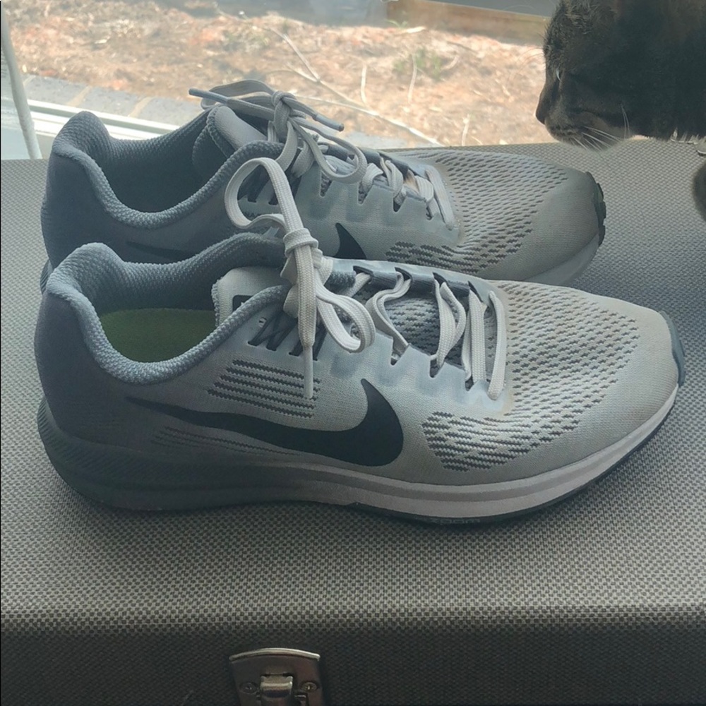 Nike women’s 6.5 running shoes